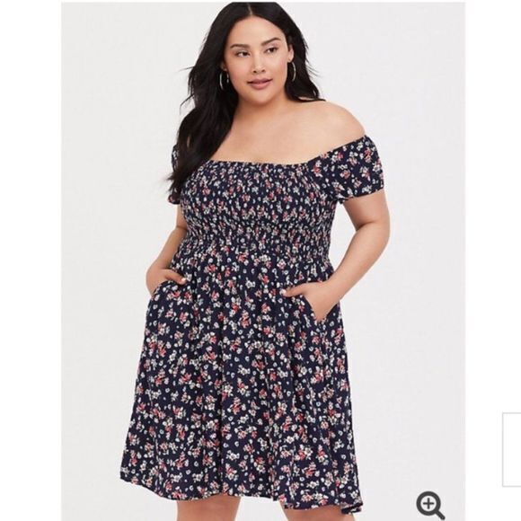 TORRID NAVY FLORAL OFF SHOULDER SKATER DRESS WOMENS PLUS SIZE 5 5X SMOCK… - Picture 1 of 10